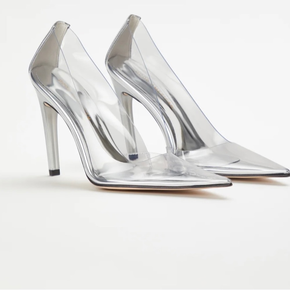 ‼️SOLD ‼️Good American Cinder-f•cking-Ella shoes in a size 8 !! NIB ! Sold out